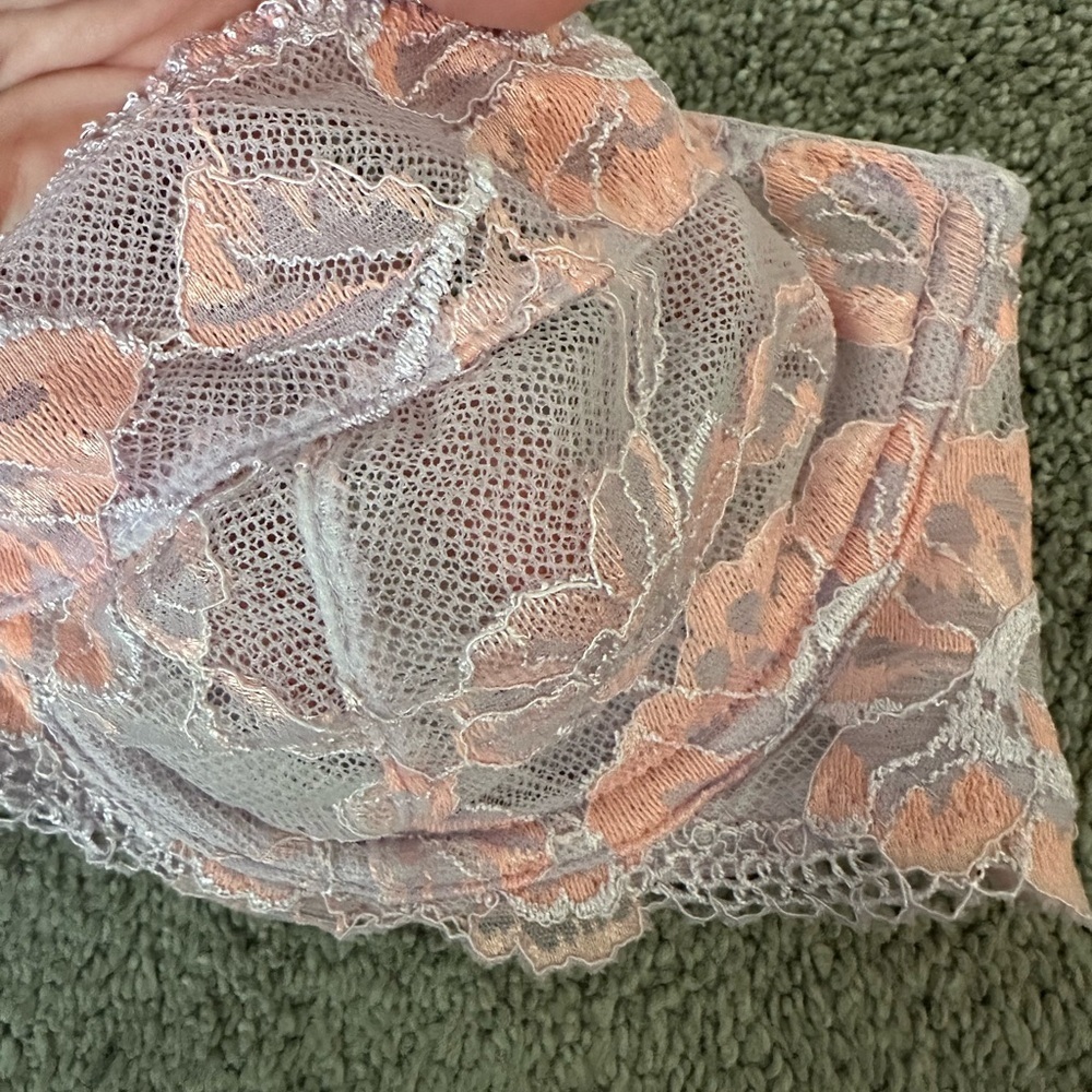 Victoria’s Secret Body By Victoria Floral Sheer Underwire Bralette 34C Lingerie - Picture 4 of 7